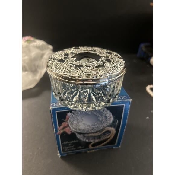 Vintage-New In Box-Round Crystal Trinket Box With Silver Embossed Lid-RARE FIND - Picture 3 of 6